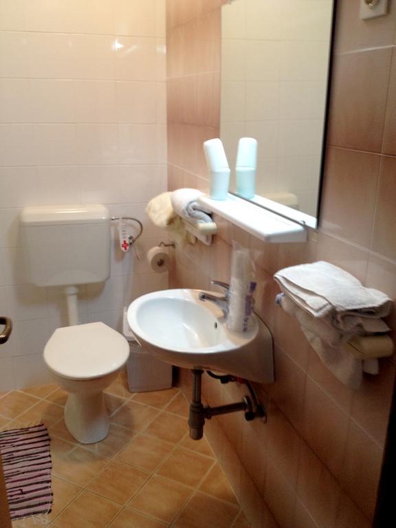 Tourist Rooms Sajovic Постойна Экстерьер фото