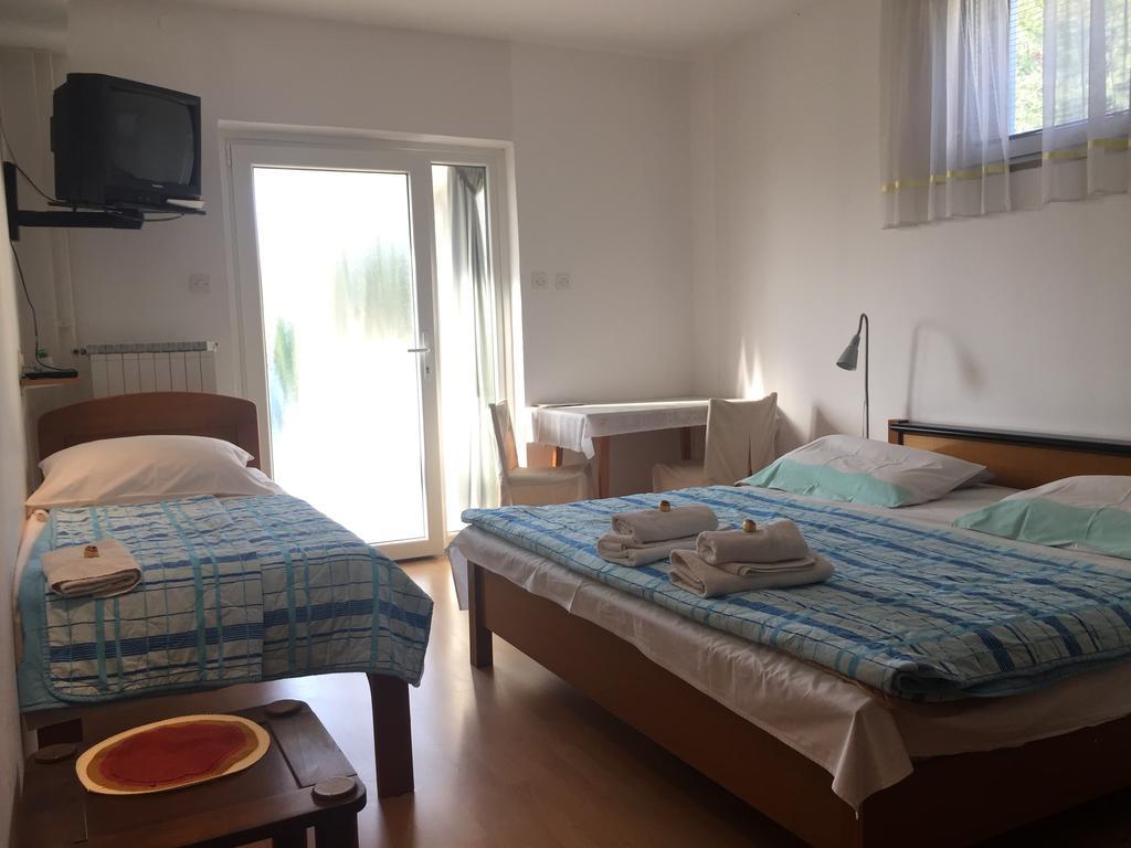 Tourist Rooms Sajovic Постойна Экстерьер фото