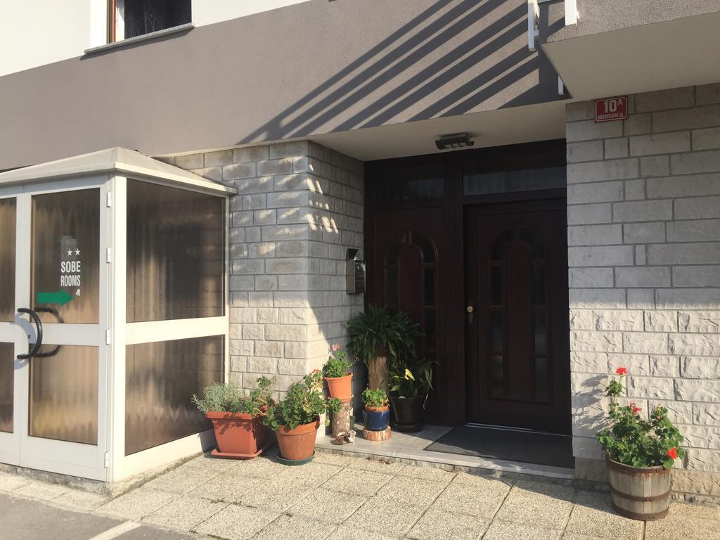 Tourist Rooms Sajovic Постойна Экстерьер фото